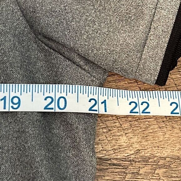 Uniqlo X Theory Short Sleeve Crew Neck Active T-Shirt Size XL Gray - Picture 6 of 7